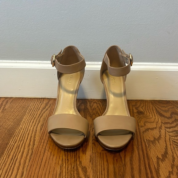 Michael Kors tan leather wedge sandals - Picture 1 of 6